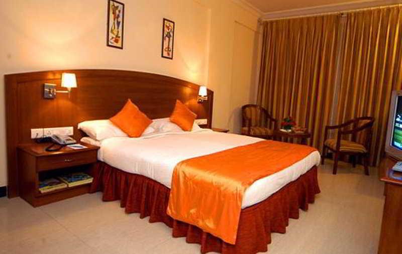 Aj International Hotel Bangalore Exterior foto