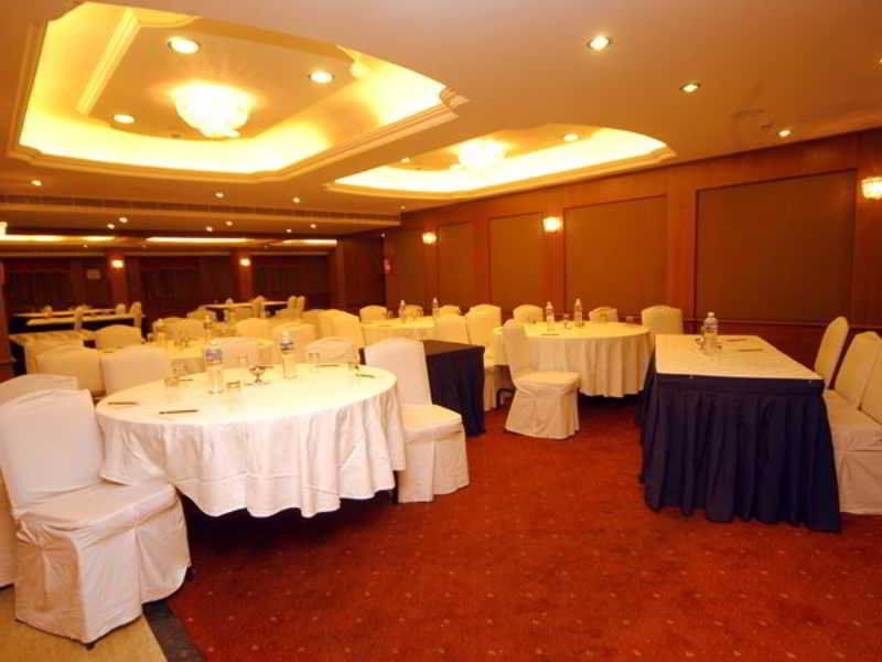 Aj International Hotel Bangalore Exterior foto